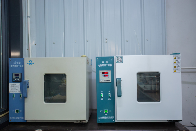 電熱鼓風(fēng)干燥箱